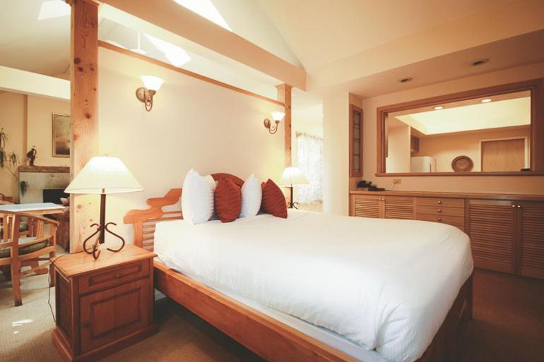 ויקטוריה Spinnakers Gastro Brewpub & Guesthouses מראה חיצוני תמונה